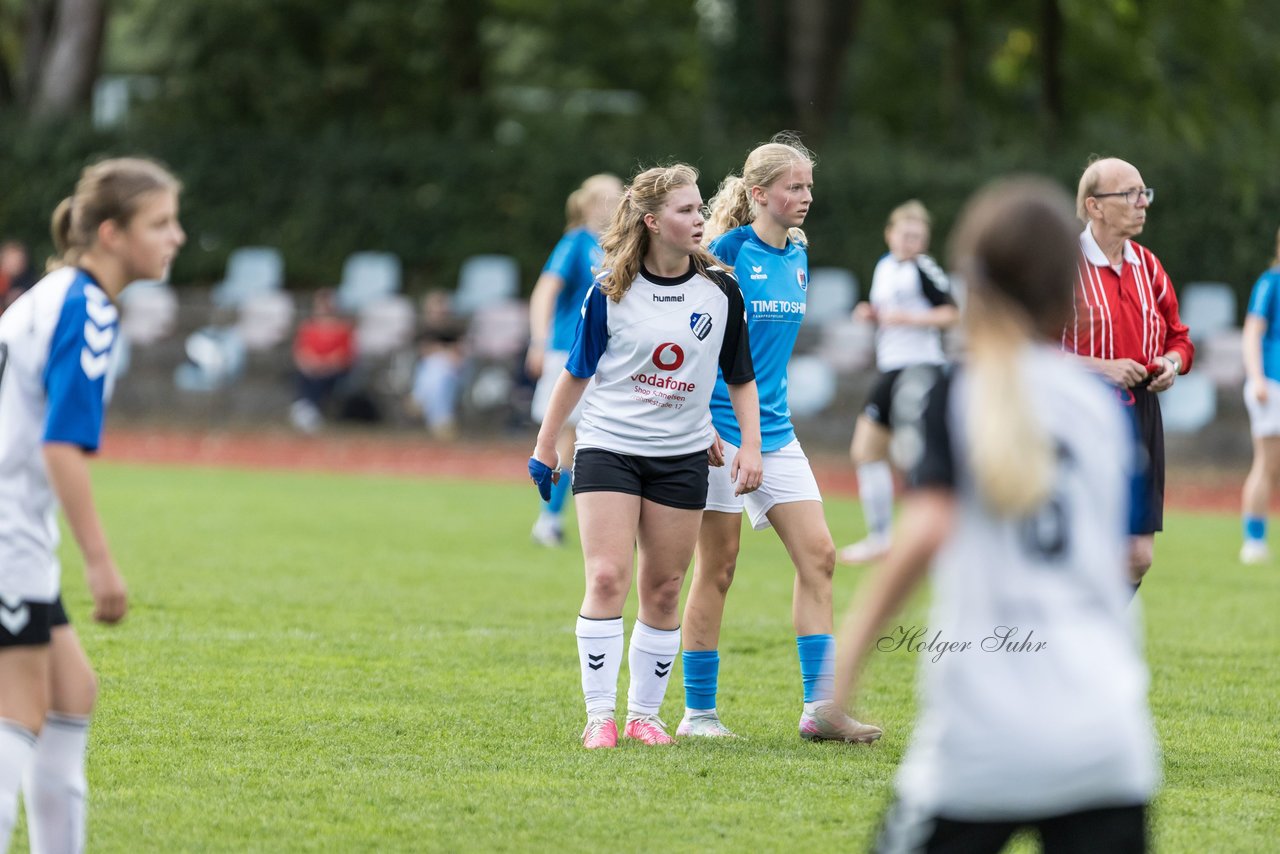 Bild 328 - wBJ VfL Pinneberg - Germania Schnelsen : Ergebnis: 15:1